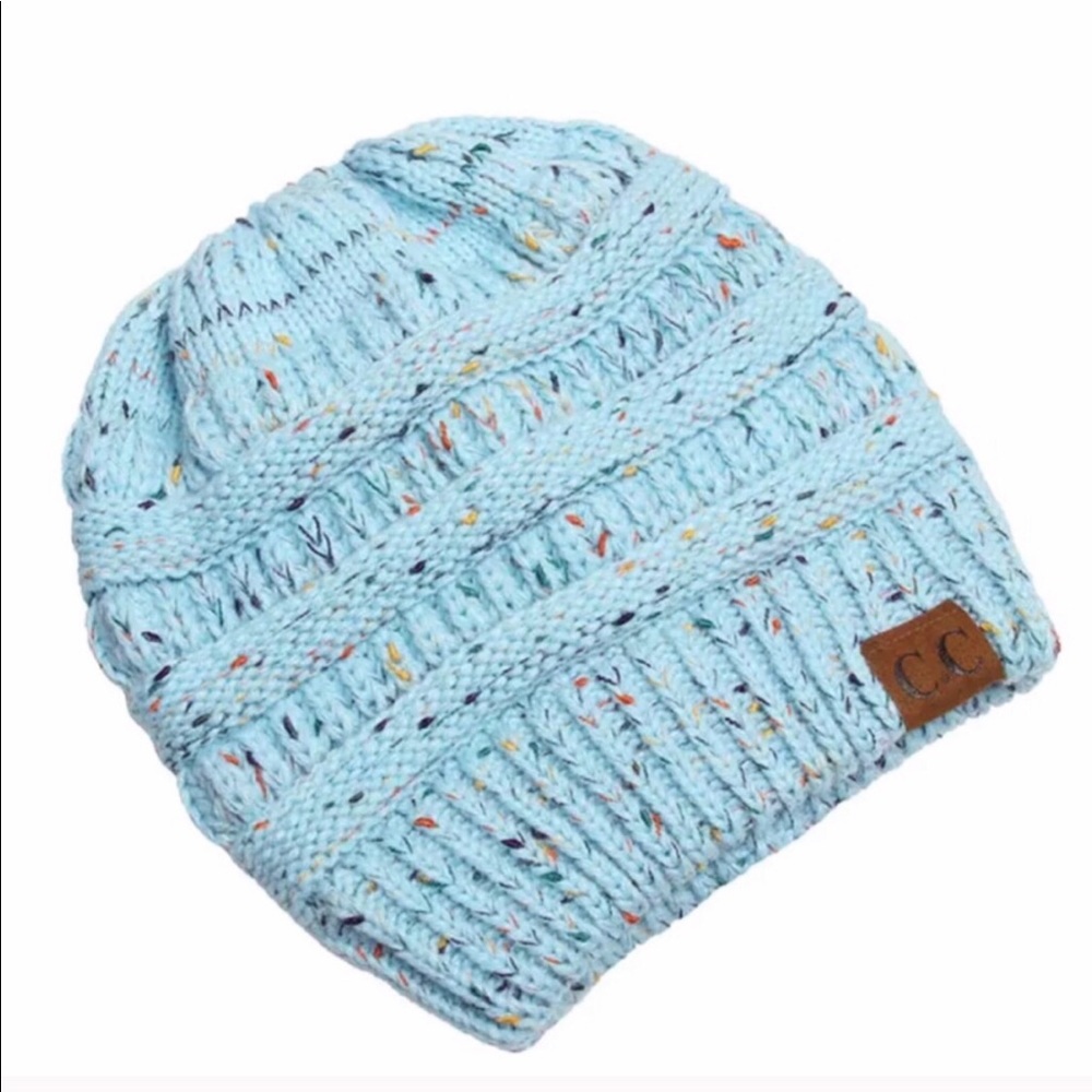 Messy Bun Beanie Hat in light blue ❄️🍁🍂